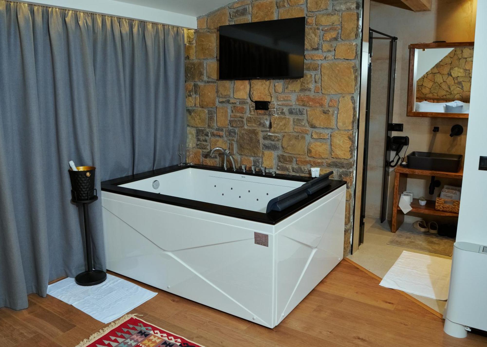 'Gurra Family' Guesthouse Теті Екстер'єр фото